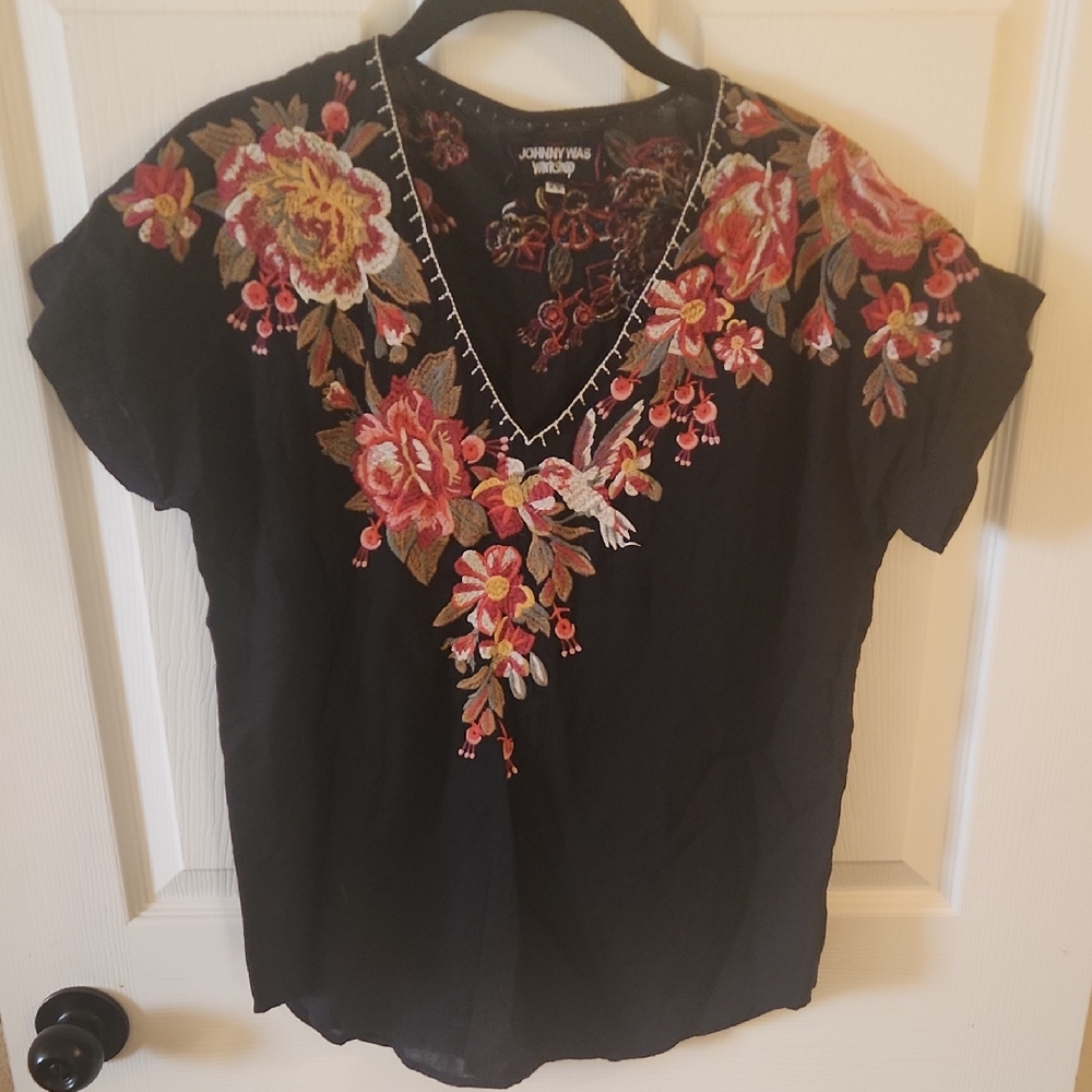 Johnny Was Black Top with Red and Pink Floral and Hummingbird Embroidery, Sz XS